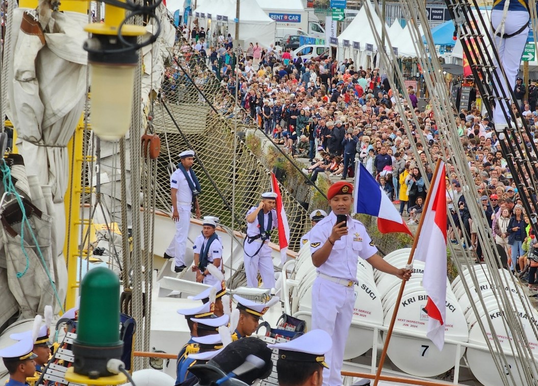 Haru Dan Bangga Iringi KRI Bima Suci Saat Tinggal LArmada Rouen 2023