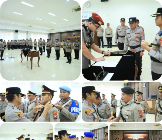 Kapolres Gresik AKBP Rovan Mahenu Tekankan Penguatan Pelayanan Publik dalam Sertijab Jajaran Polres Gresik