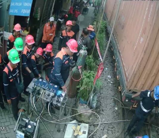 Kereta Api Anjlok di Dekat Pasar Turi: KAI Sigap Evakuasi, Pastikan Keselamatan, dan Optimalkan Jalur Alternatif!