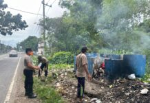 Polsek Jrengik Laksanakan Korve di Fasilitas Umum, Wujudkan Lingkungan Bersih dan Sehat