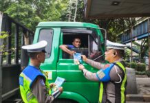 Ditlantas Polda Jatim Tertibkan Penggunaan Lajur Jalan Tol