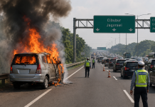 Mobil Terbakar di Tol Jagorawi Arah Cibubur, Lalu Lintas Tersendat