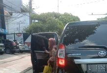 Ketua RT Gubeng Jaya 8, Diduga Main Gila Dengan Suami Orang