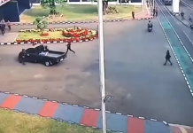 Pikap Hitam Terobos Gerbang DPR Saat Demo, Tabrak Polisi hingga Pengemudi Diamankan