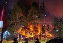 Massa Bakar 11 Kantor Pemerintahan di Kabupaten Puncak, Papua Tengah