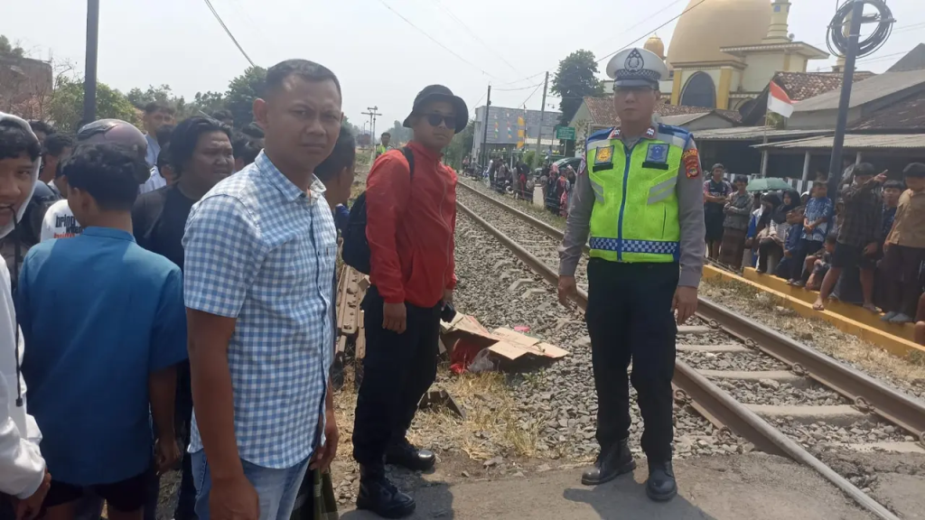 Pemotor Tertabrak KA Baratarahan di Lampung Selatan, Meninggal di Lokasi
