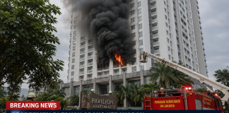 Apartemen di Tanah Abang Terbakar, Asap Hitam Membubung dari Lantai 5